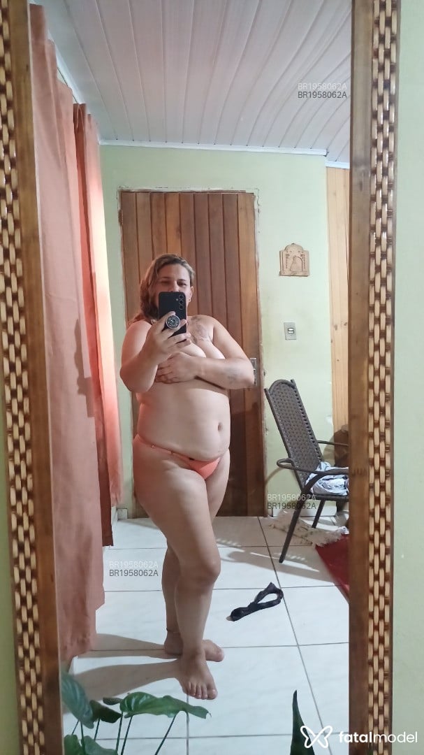 Acompanhante mulher loira (o) de olhos castanhos em Bagé - Beatriz