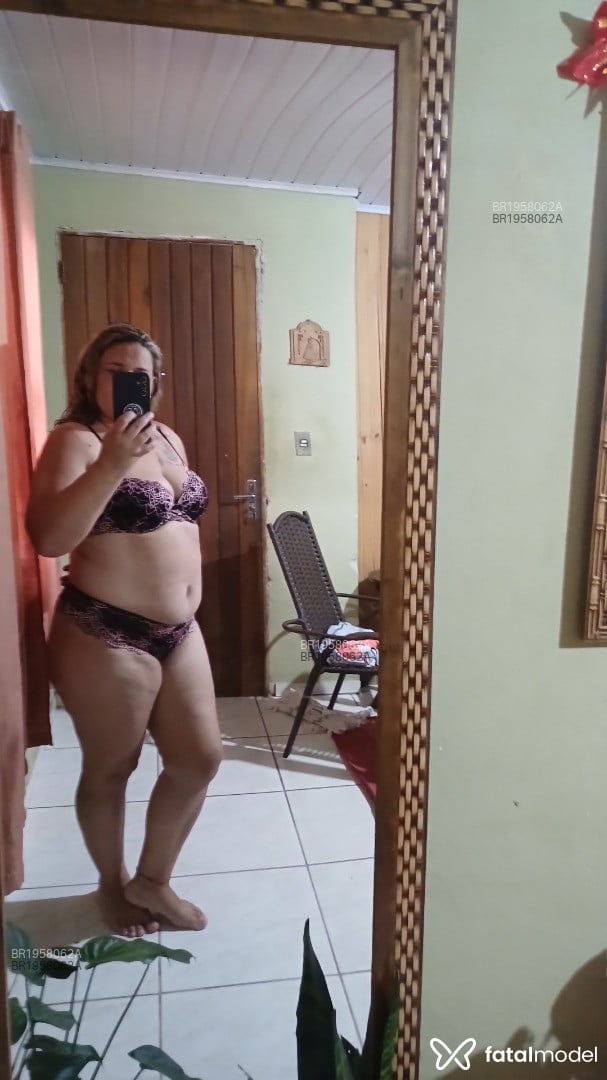 Acompanhante mulher loira (o) de olhos castanhos em Bagé - Beatriz