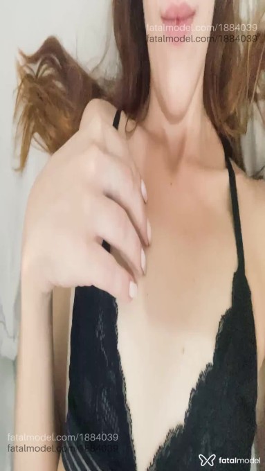 Acompanhante mulher ruiva (o) de olhos castanhos - Lara Carvalho