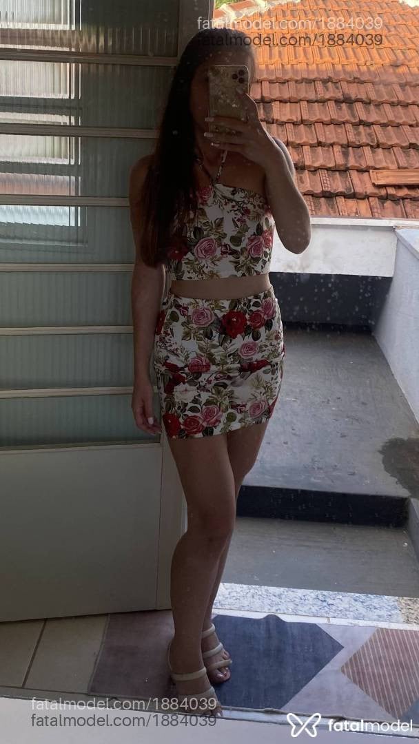 Acompanhante mulher ruiva (o) de olhos castanhos - Lara Carvalho