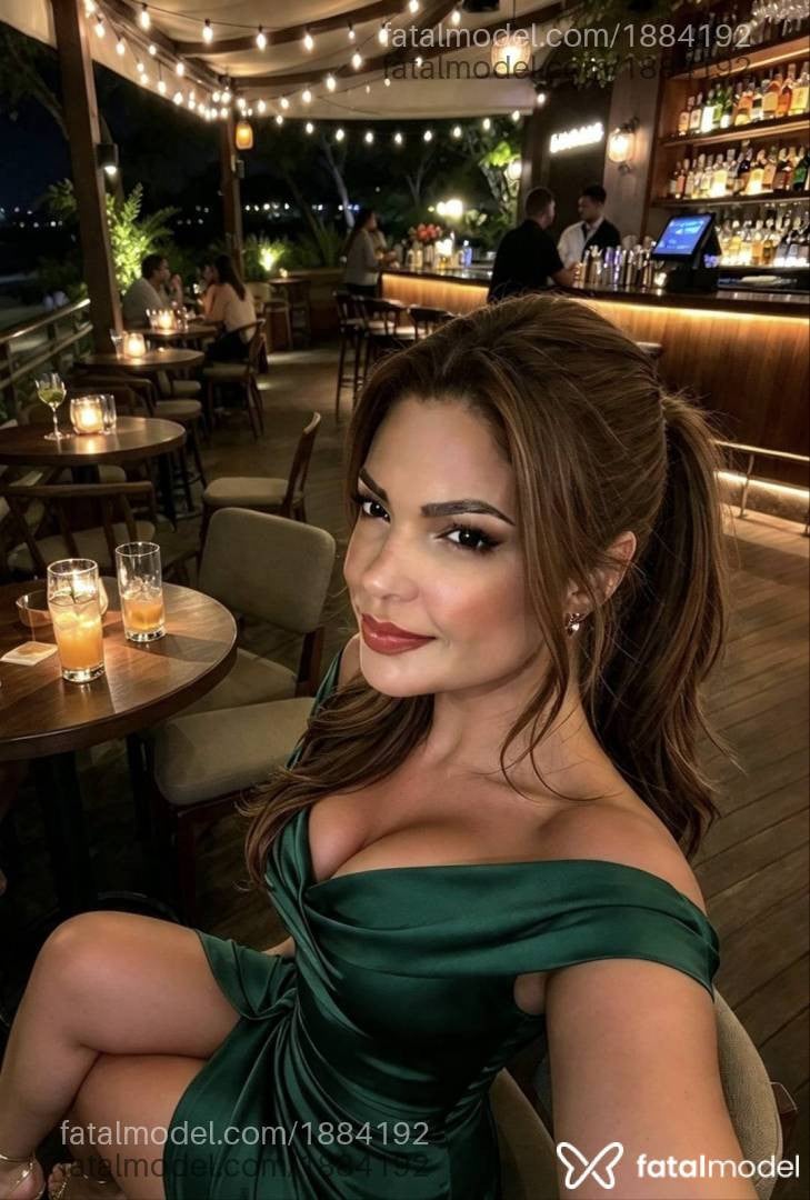 Acompanhante mulher com cabelo castanho de olhos castanhos - Isabelly Garcia