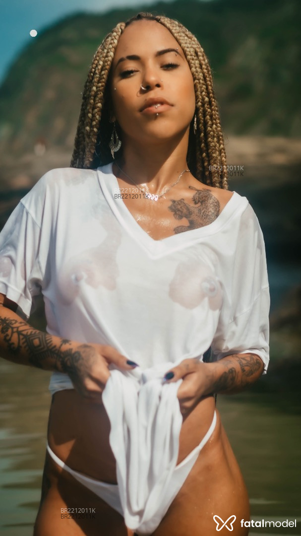 Acompanhante mulher loira (o) de olhos mel - Luisa
