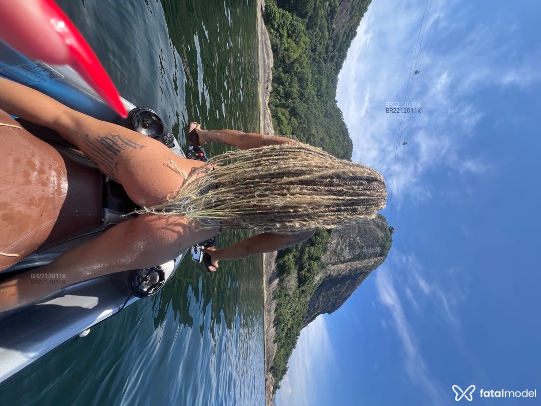 Acompanhante mulher loira (o) de olhos mel - Luisa