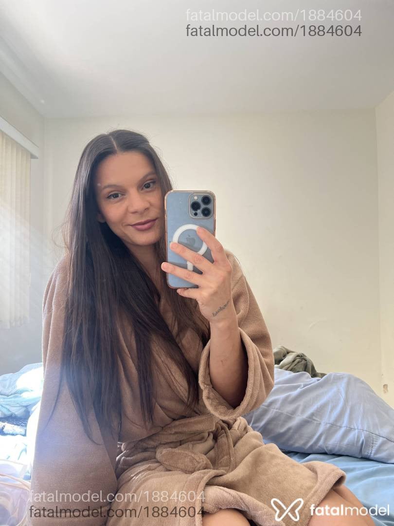Acompanhante mulher com cabelo castanho de olhos castanhos - Nanda