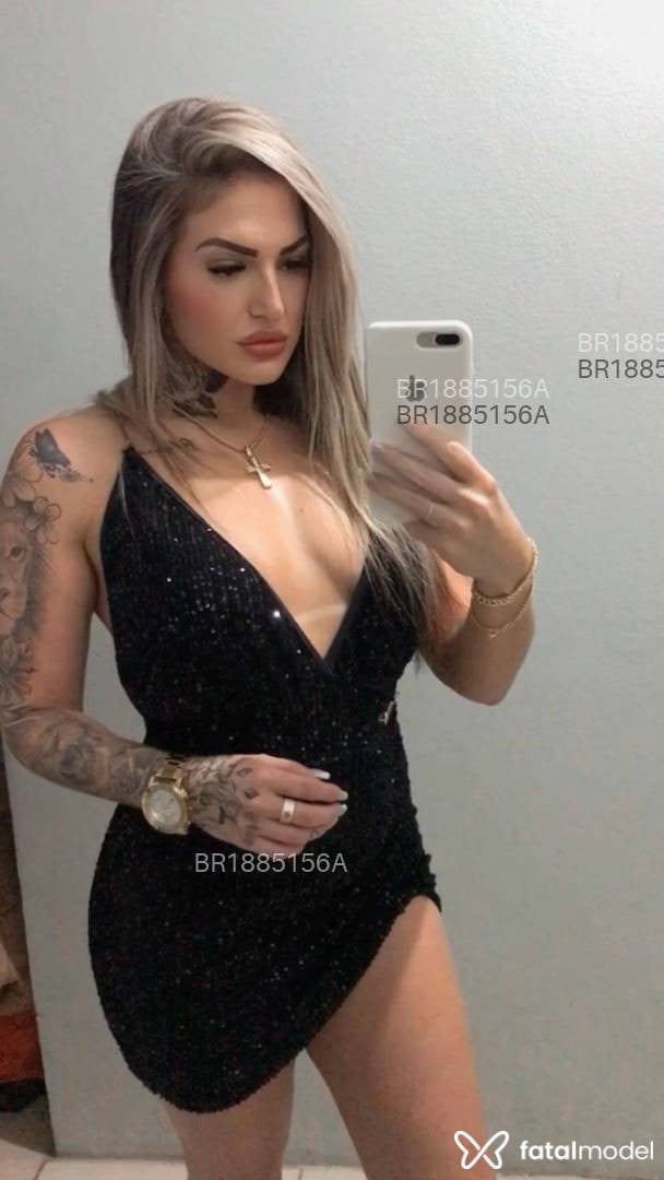 Acompanhante mulher loira (o) de olhos azuis - Monique Thormes