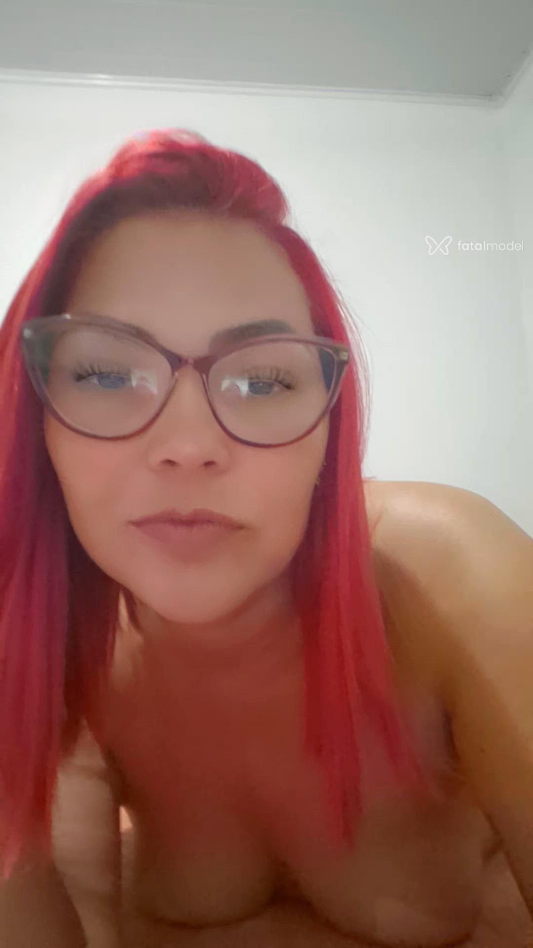 Acompanhante mulher ruiva (o) de olhos castanhos - Agatha Capelly