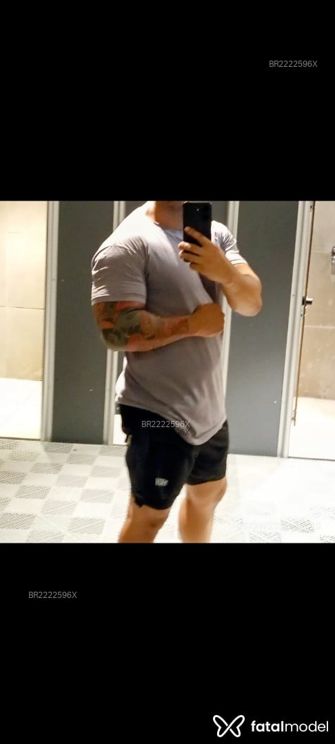 Acompanhante homem com cabelo castanho de olhos castanhos em São Paulo - Jonny