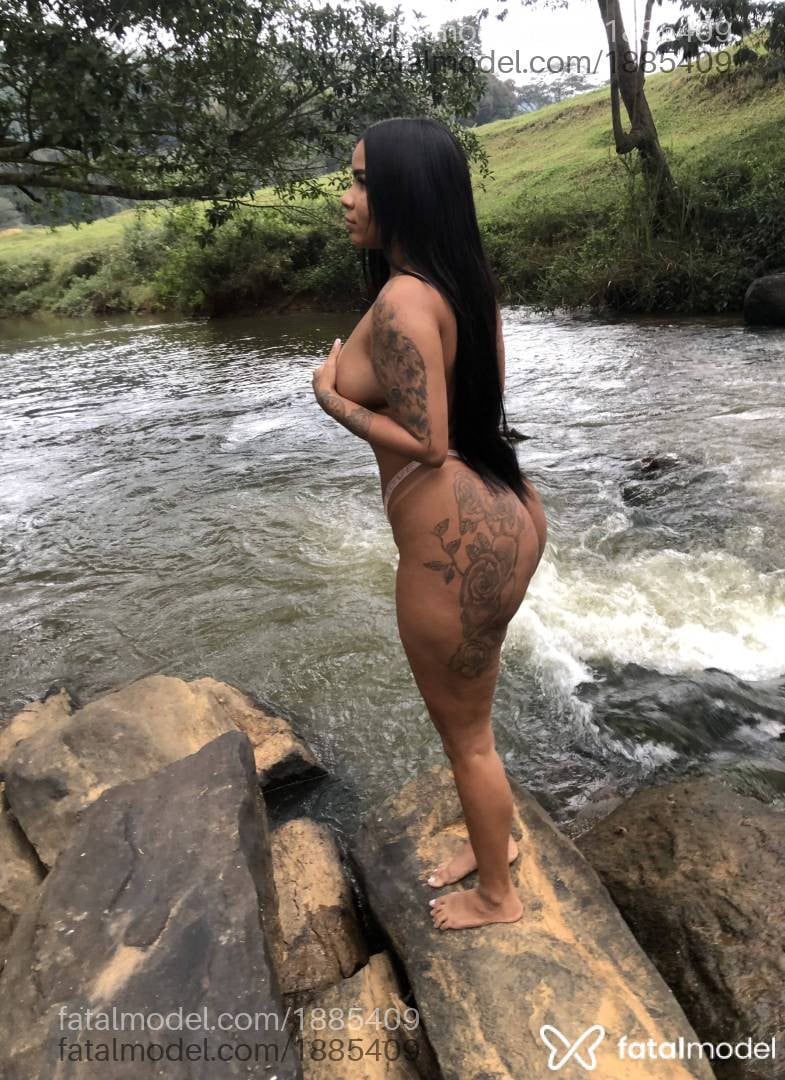 Acompanhante mulher morena (o) de olhos castanhos - Beatriz
