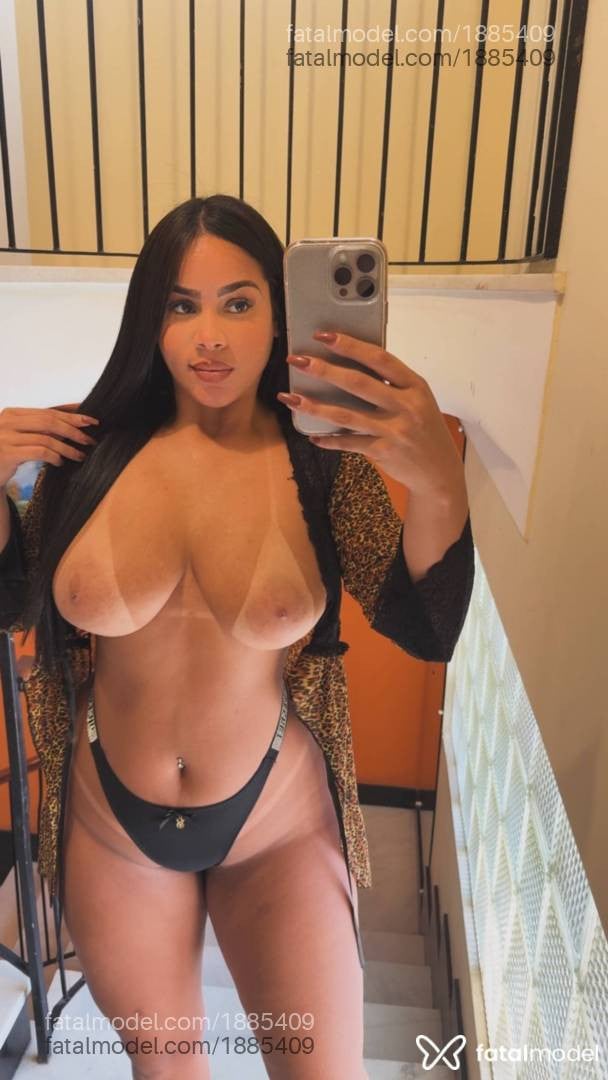 Acompanhante mulher morena (o) de olhos castanhos - Beatriz