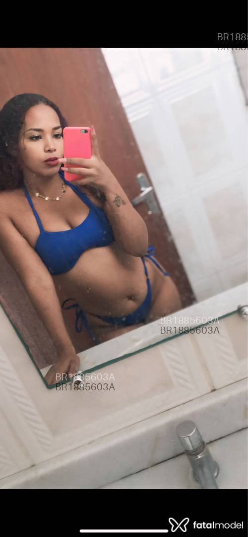 Acompanhante mulher com cabelo castanho de olhos castanhos em Floriano Acompanhante mulher com cabelo castanho de olhos castanhos em Floriano - Alicia