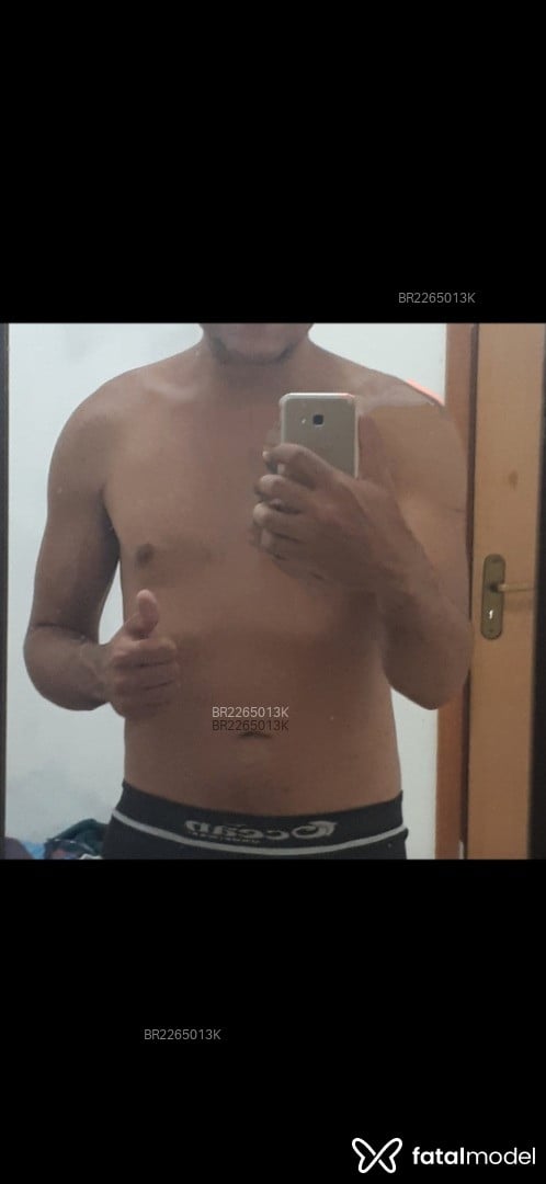 Acompanhante homem morena (o) de olhos castanhos em Passos Acompanhante homem morena (o) de olhos castanhos em Passos - Gabriel Santos