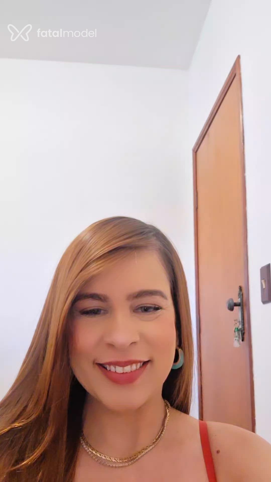 Acompanhante mulher ruiva (o) de olhos cinza - Nina Santos