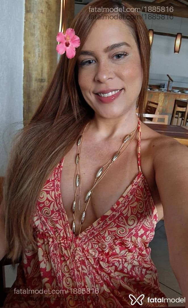 Acompanhante mulher ruiva (o) de olhos cinza - Nina Santos