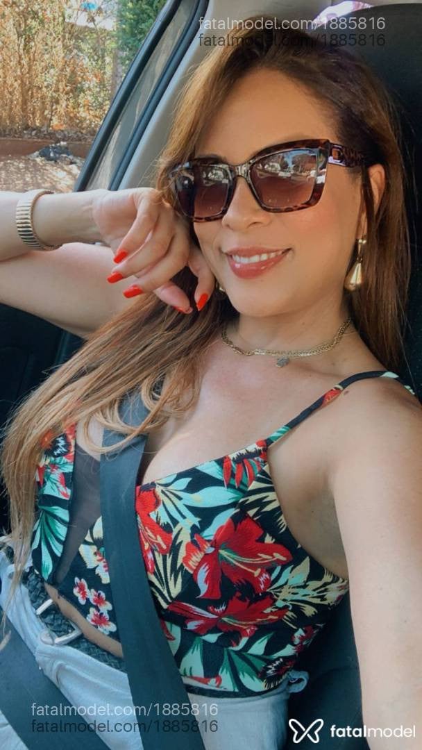 Acompanhante mulher ruiva (o) de olhos cinza - Nina Santos