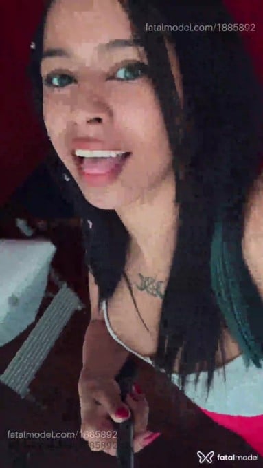 Acompanhante mulher com cabelo castanho de olhos verdes em Santo André - Layla Walker