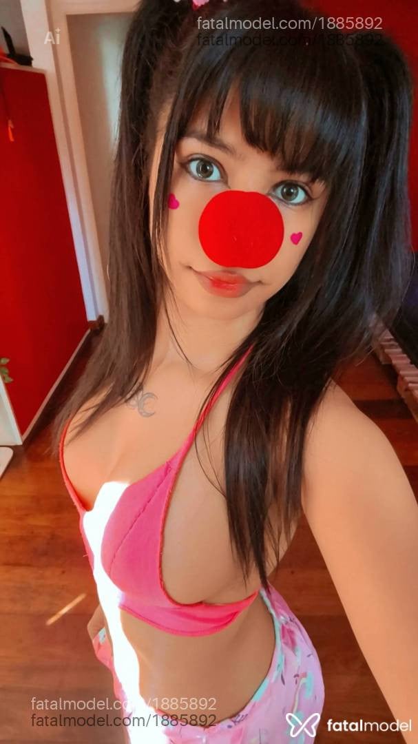 Acompanhante mulher com cabelo castanho de olhos verdes em Santo André - Layla Walker