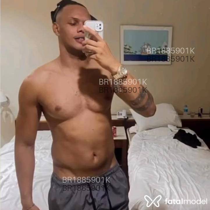 Acompanhante homem morena (o) de olhos pretos em Rio de Janeiro Acompanhante homem morena (o) de olhos pretos em Rio de Janeiro - Henrique