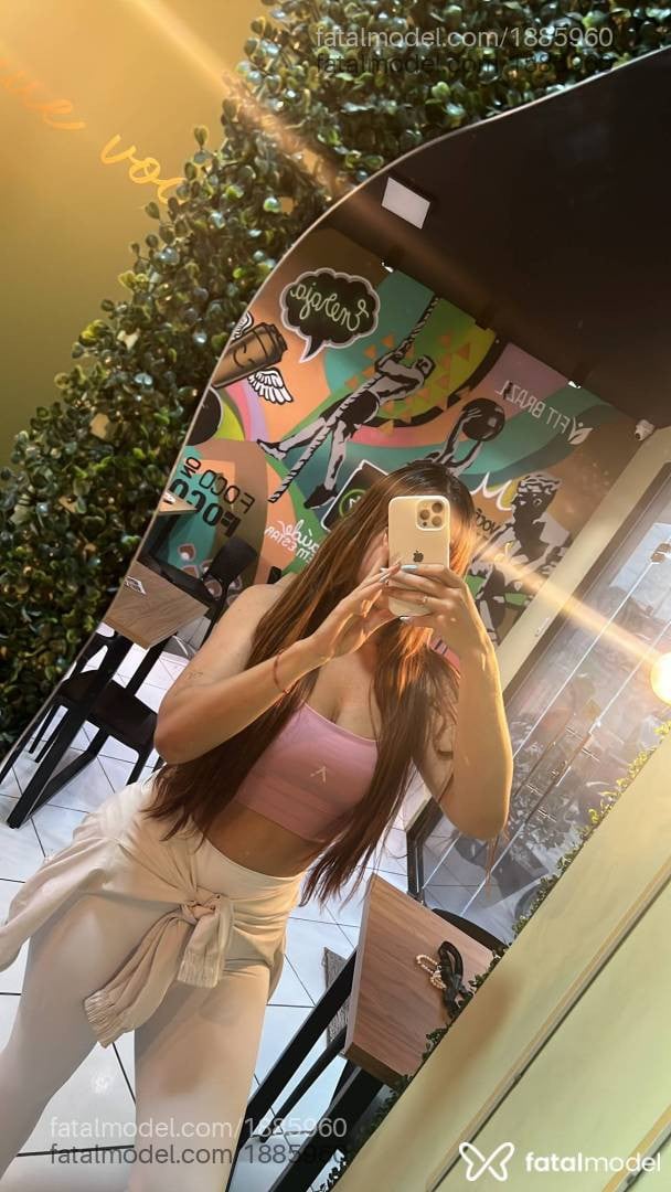 Acompanhante mulher ruiva (o) de olhos mel - Giovanna