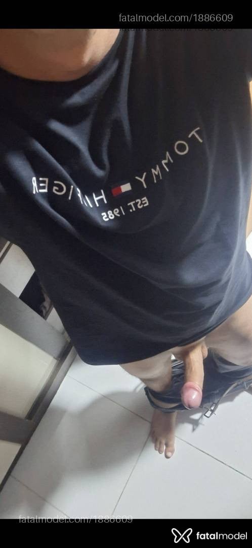 Acompanhante homem com cabelo castanho de olhos castanhos em Curitiba - Alexx