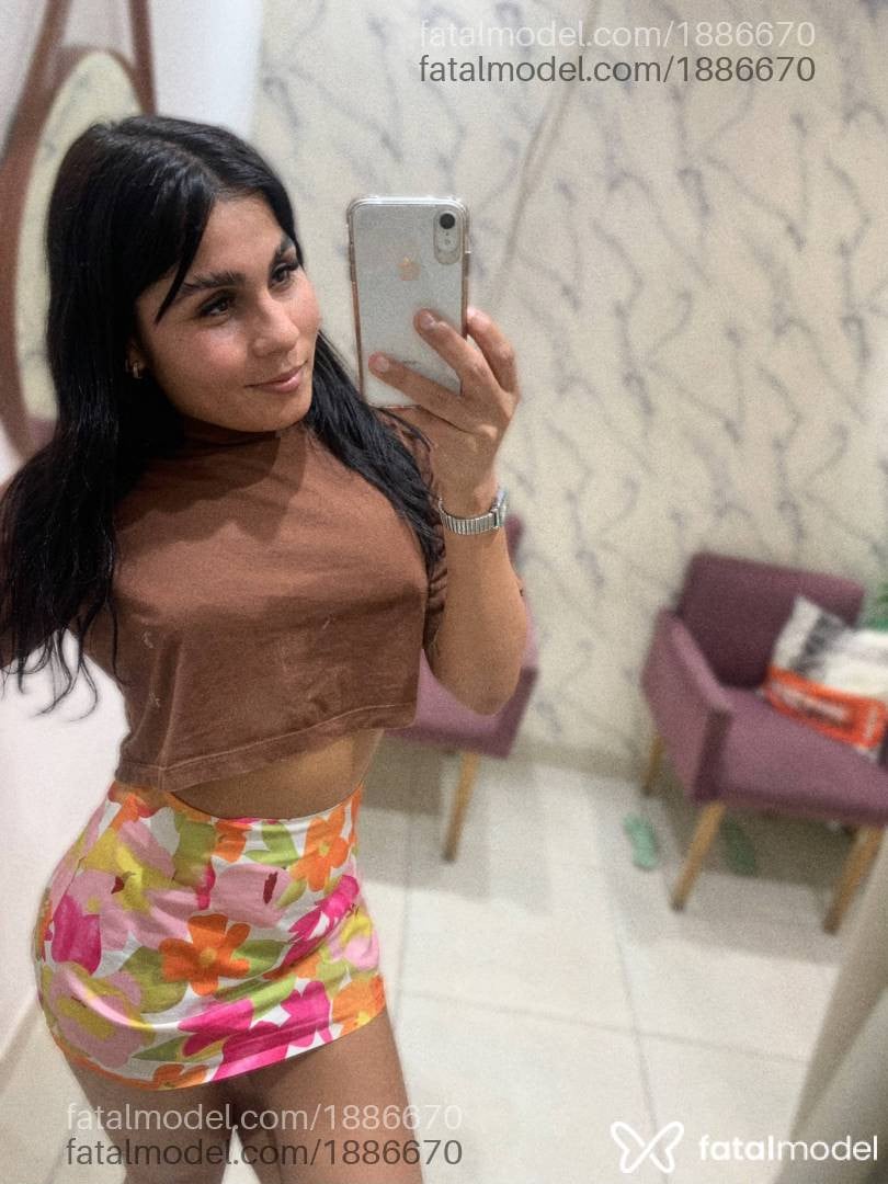 Acompanhante mulher trans morena (o) de olhos castanhos - Agatha
