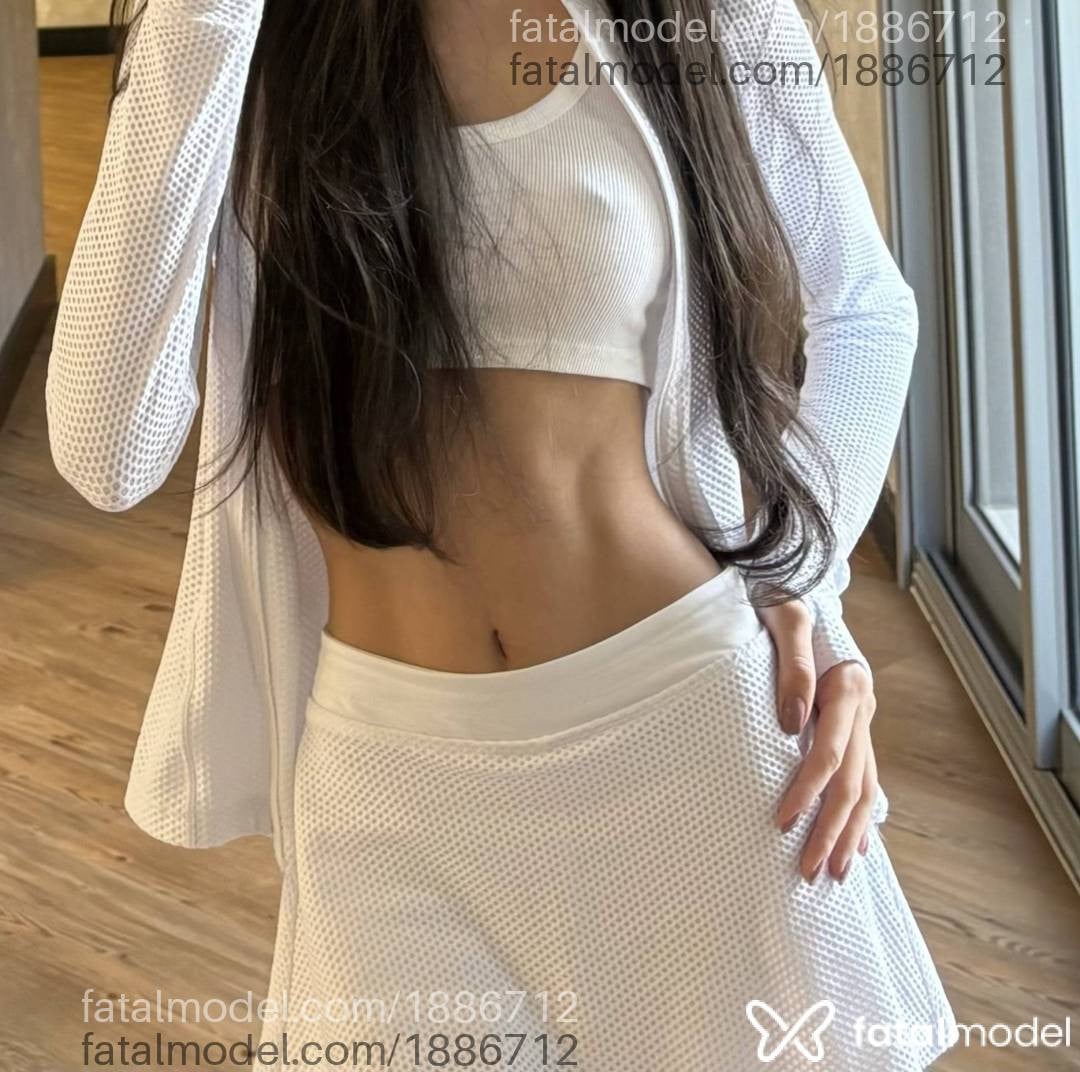 Acompanhante mulher com cabelo castanho de olhos castanhos em São Paulo - Heloísa Vilaça