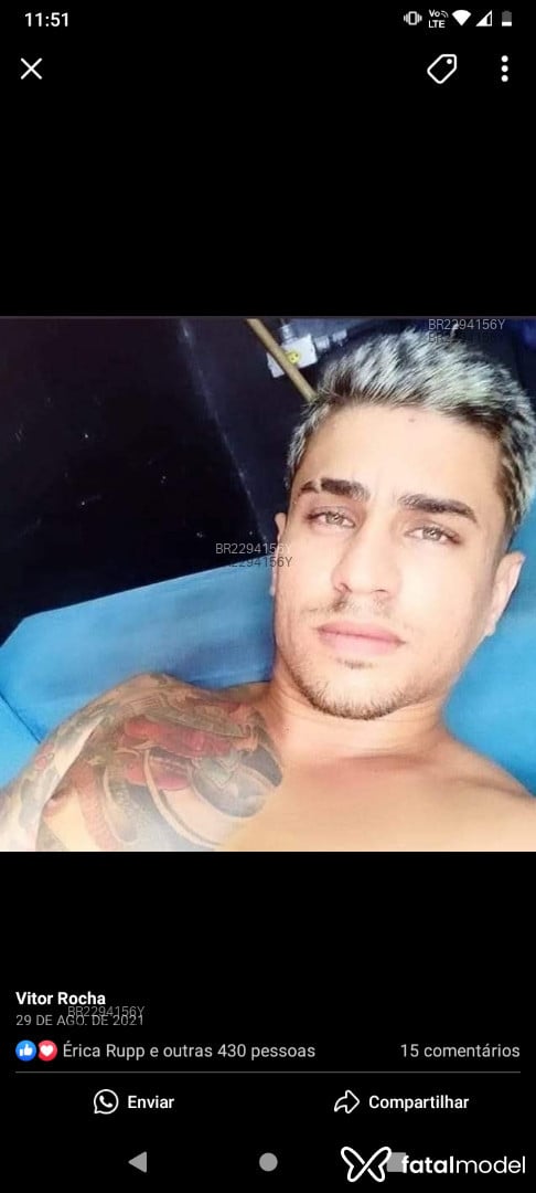 Acompanhante homem com cabelo castanho de olhos verdes em Virtual Acompanhante homem com cabelo castanho de olhos verdes em Virtual - Vitor Rocha