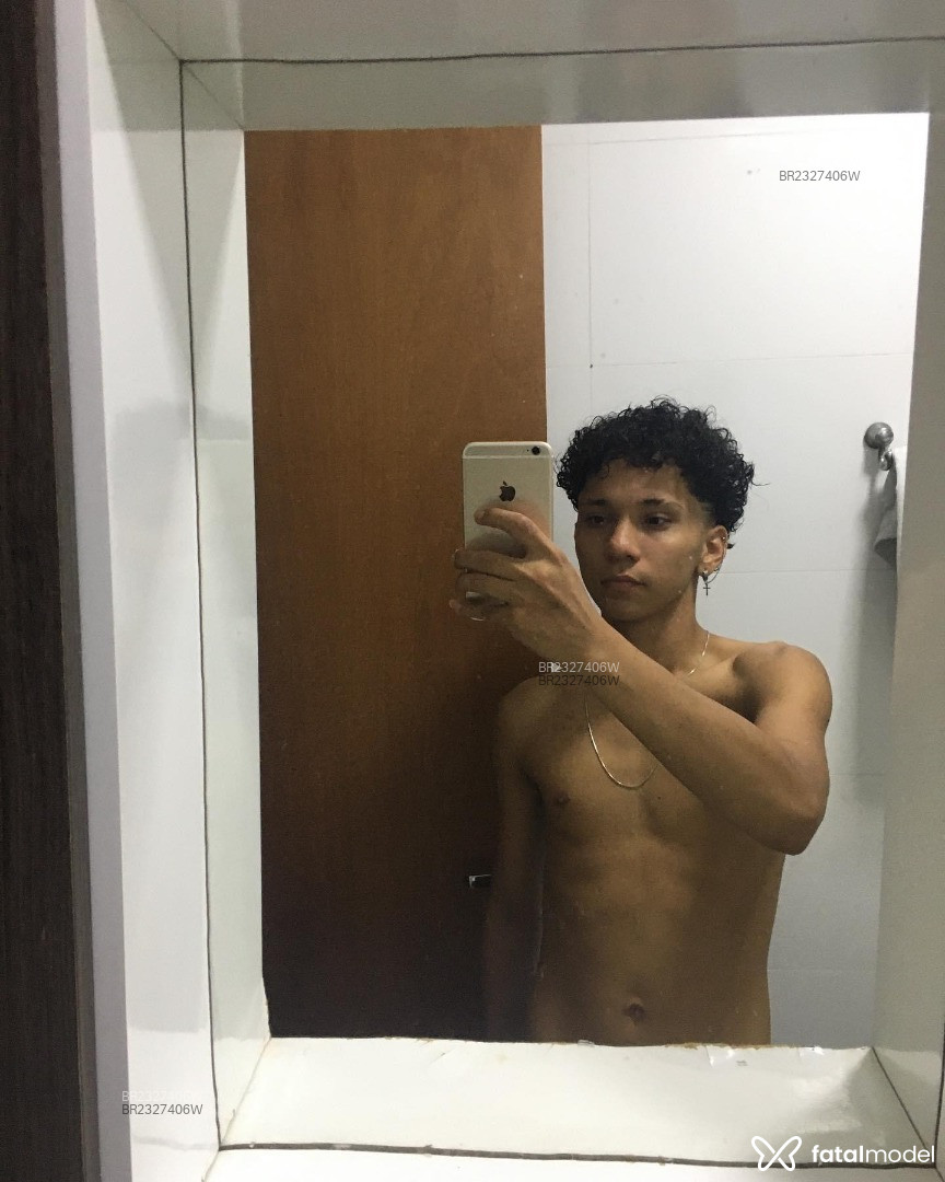 Acompanhante homem morena (o) de olhos mel em Itajaí Acompanhante homem morena (o) de olhos mel em Itajaí - Lay Oliver