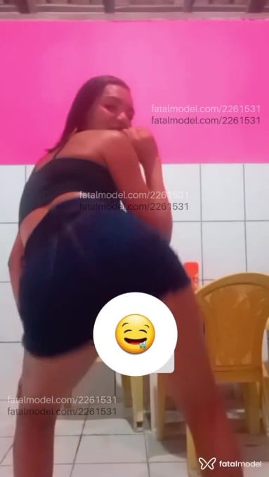 Acompanhante mulher com cabelo castanho de olhos castanhos em Santa Maria da Vitória - Bruninha Lima