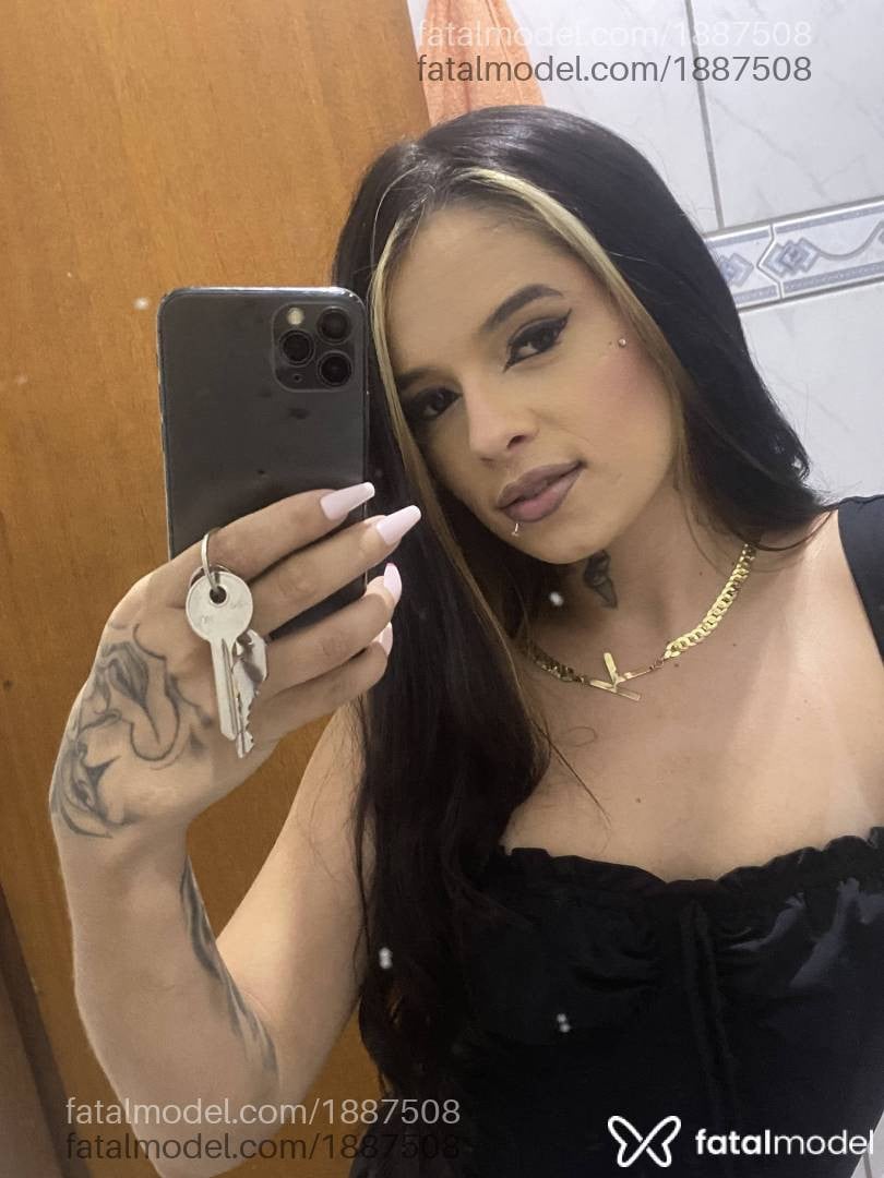 Acompanhante mulher ruiva (o) de olhos mel - Thaliak