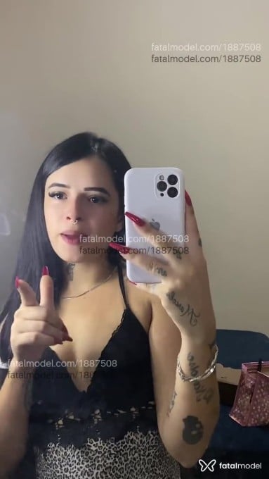 Acompanhante mulher ruiva (o) de olhos mel - Thaliak