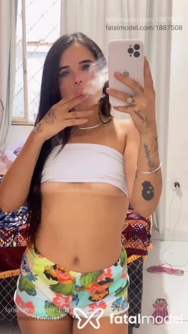 Acompanhante mulher ruiva (o) de olhos mel - Thaliak