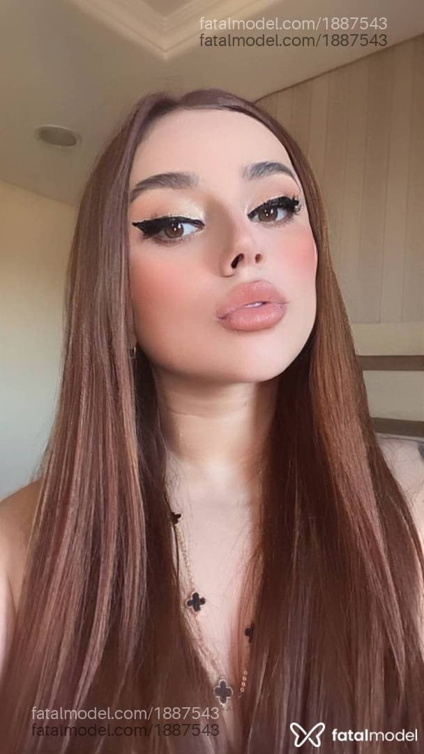 Acompanhante mulher ruiva (o) de olhos mel - Serena
