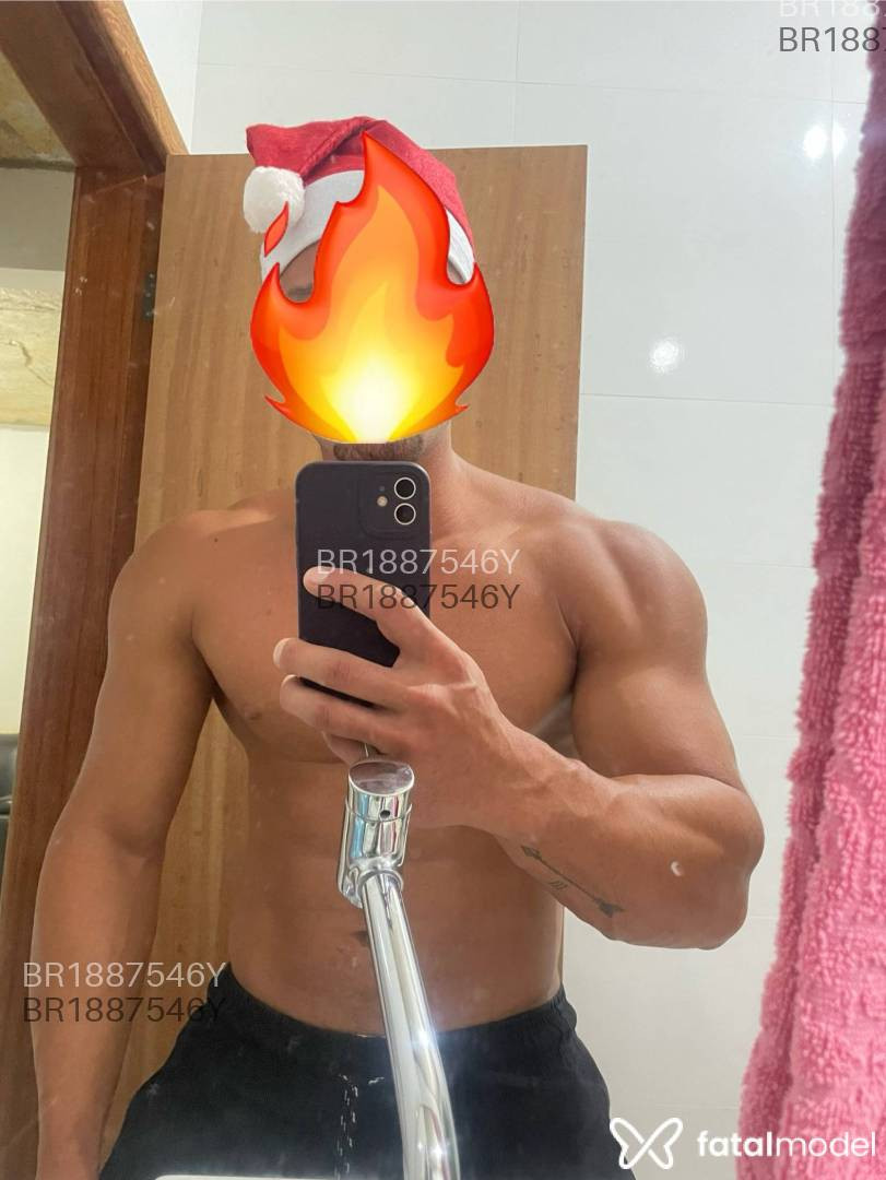 Acompanhante homem com cabelo castanho de olhos castanhos em Virtual - Henrique