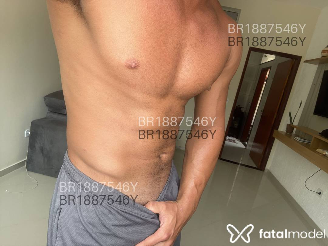 Acompanhante homem com cabelo castanho de olhos castanhos em Virtual - Henrique