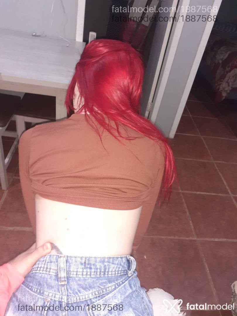 Acompanhante mulher ruiva (o) de olhos castanhos em Virtual - Acompanhante