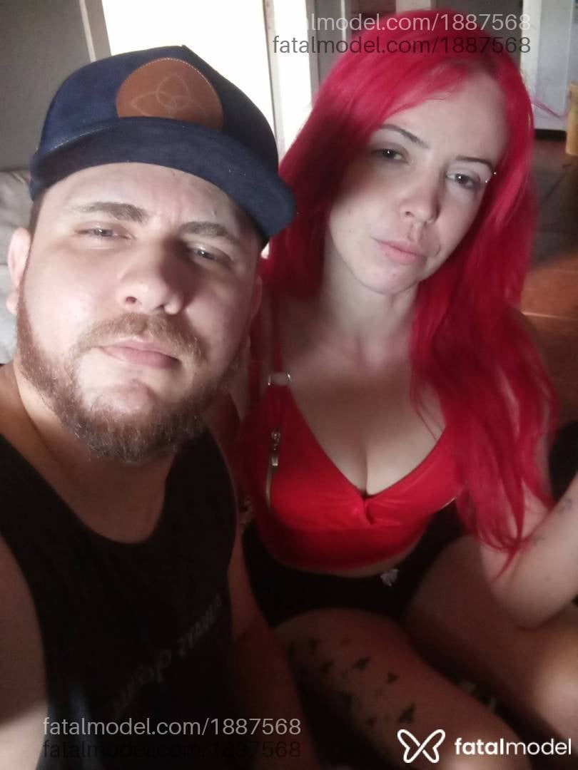 Acompanhante mulher ruiva (o) de olhos castanhos em Virtual - Acompanhante