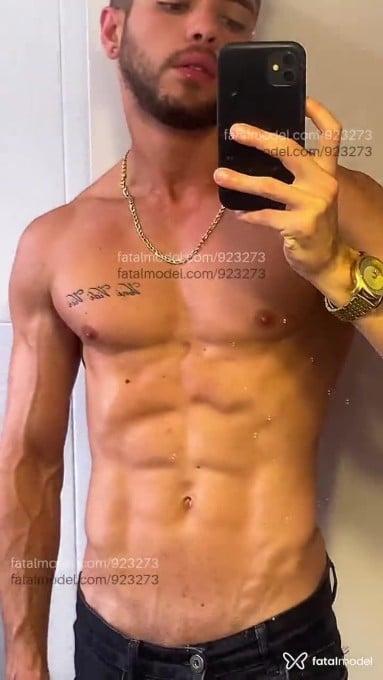 Acompanhante homem loira (o) de olhos verdes em Balneário Camboriú - Marcus Vinicius