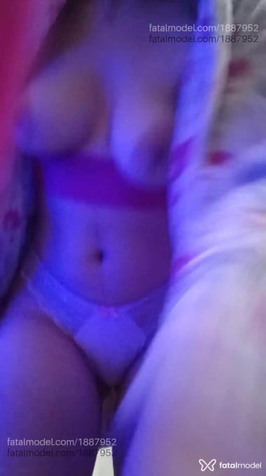 Acompanhante mulher morena (o) de olhos castanhos em Virtual - Daniella