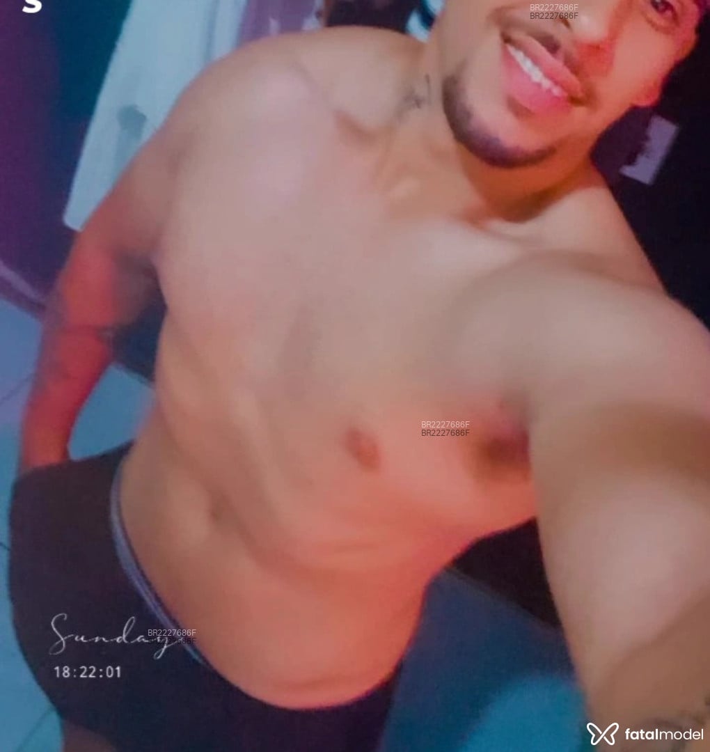 Acompanhante homem morena (o) de olhos castanhos em Porto Alegre - Lucas Martins