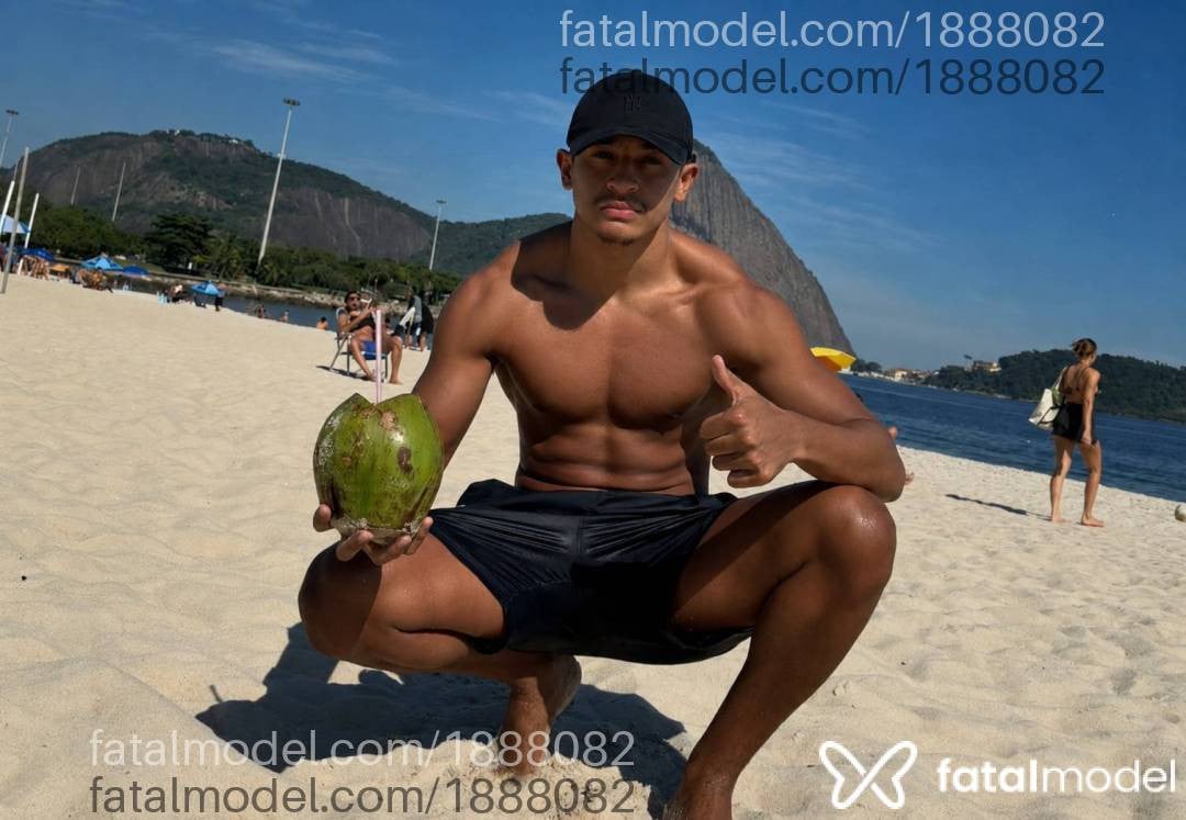 Acompanhante homem morena (o) de olhos pretos em Rio de Janeiro - Bernardo