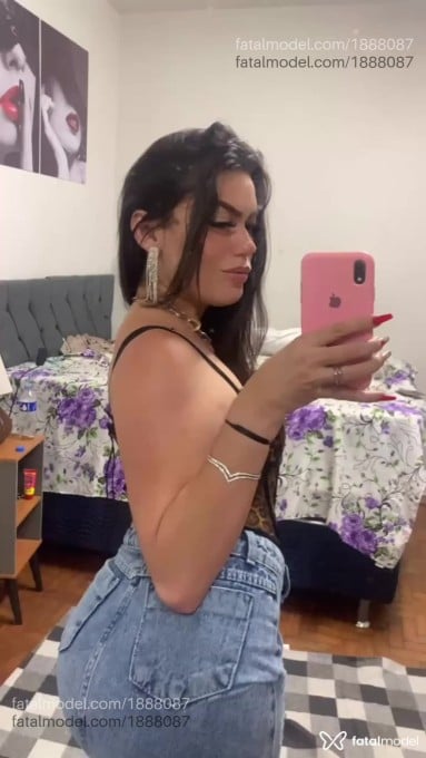 Acompanhante mulher com cabelo castanho de olhos mel em Patrocínio - Camila Viana