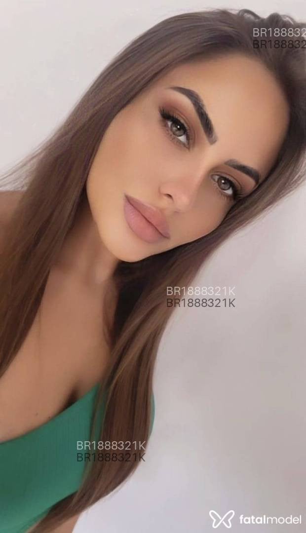 Acompanhante mulher com cabelo castanho de olhos castanhos em Xanxerê - Larissa