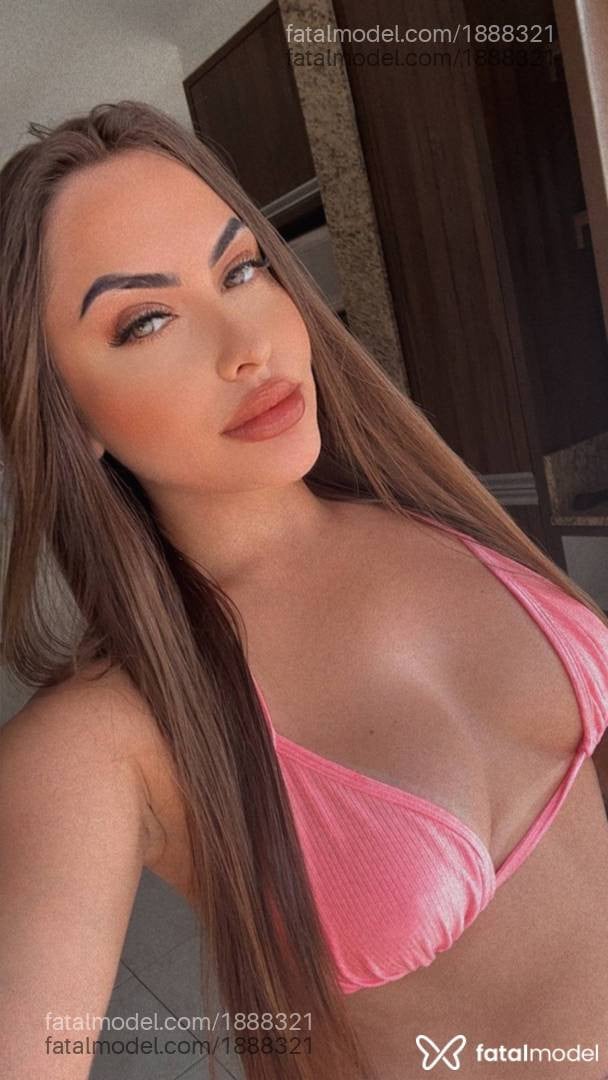 Acompanhante mulher com cabelo castanho de olhos castanhos em Xanxerê Acompanhante mulher com cabelo castanho de olhos castanhos em Xanxerê - Larissa