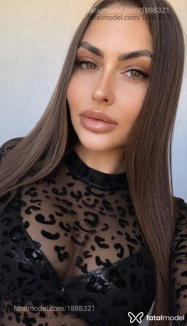Acompanhante mulher com cabelo castanho de olhos castanhos em Maravilha - Larissa