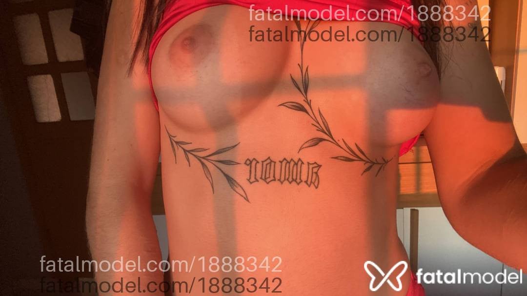 Acompanhante mulher morena (o) de olhos castanhos - Celine Fontaine