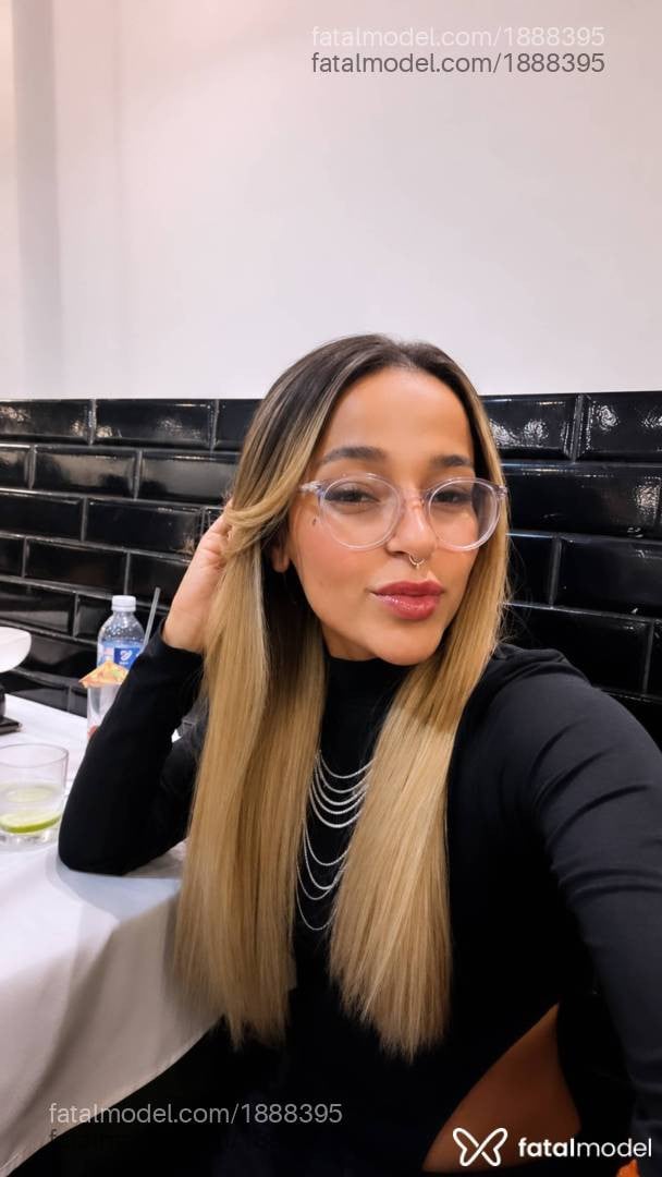 Acompanhante mulher morena (o) de olhos castanhos - Melissa Santos
