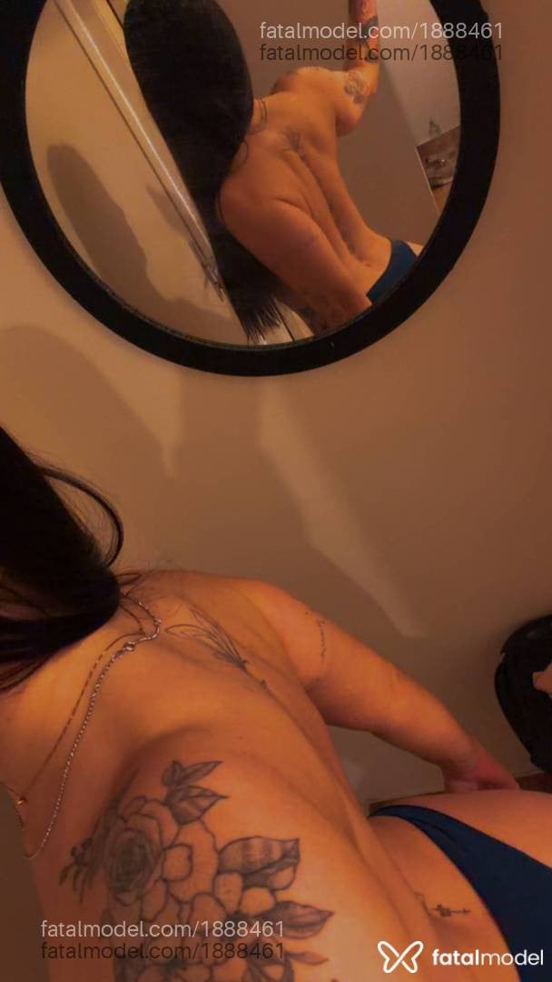 Acompanhante mulher com cabelo castanho de olhos castanhos - Laranjinha