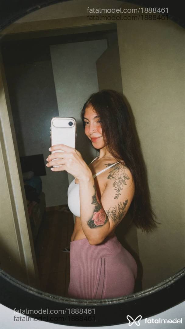 Acompanhante mulher com cabelo castanho de olhos castanhos - Laranjinha