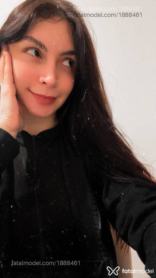 Acompanhante mulher com cabelo castanho de olhos castanhos - Laranjinha