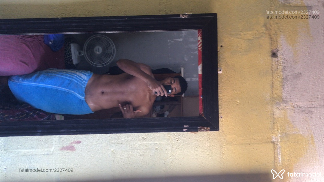 Acompanhante homem morena (o) de olhos castanhos em Aracaju - Michael